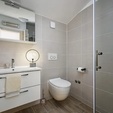 Valeria Apartment Divsici