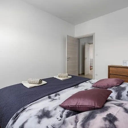 Valeria Apartment Divsici